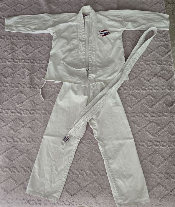 Продам детское кимоно. Б/У.