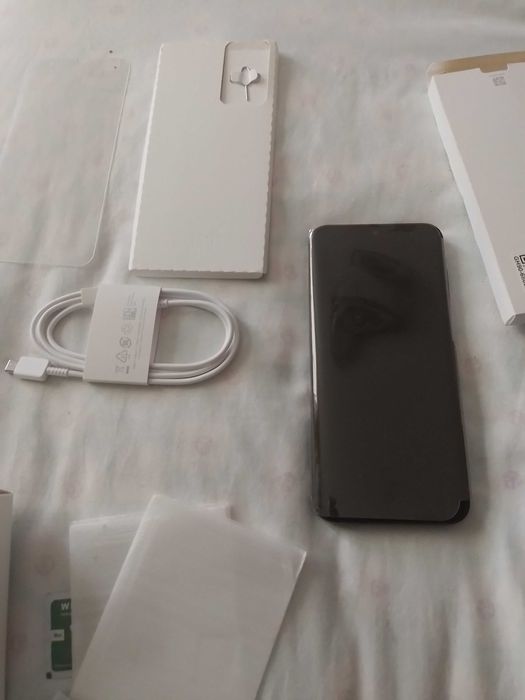 Vând  samsung a  14. Ca nou la cutie. Arata Impecabil