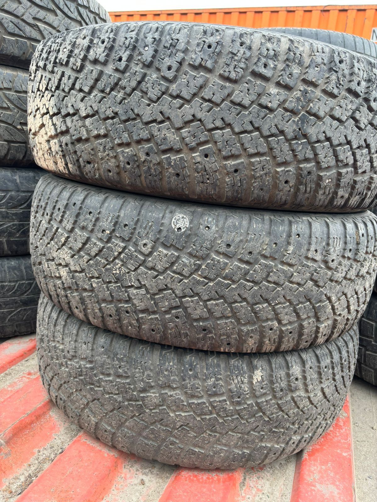 Шины 265/70/17  Nokian