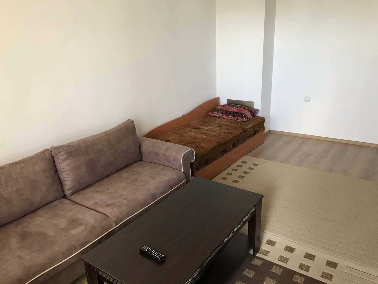 Дава се под наем Двустаен апартамент в София, Младост 3 - 73 кв.м за 509.49 € - Снимка #3