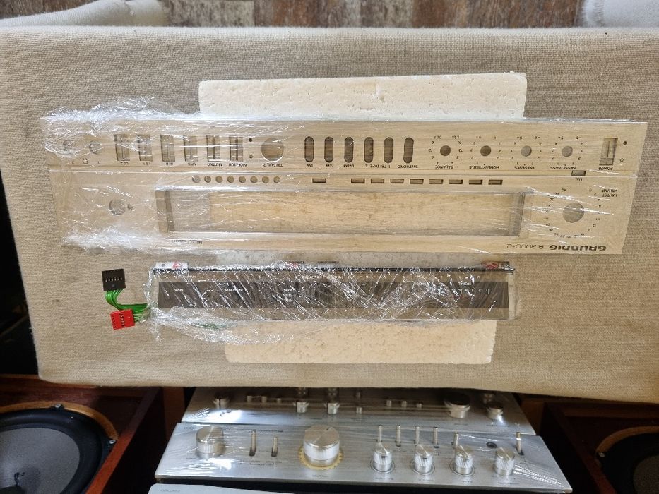 Panou frontal Amp Grundig R 3000-2. Impecabil.