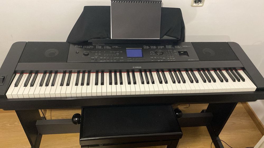 Pian Digital Yamaha DGX-660 – Stare Impecabilă + Accesorii Complete