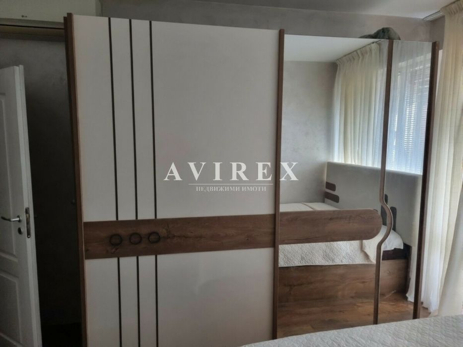 Дава се под наем Двустаен апартамент в Пловдив, Център - 70 кв.м за 459 € - Снимка #2