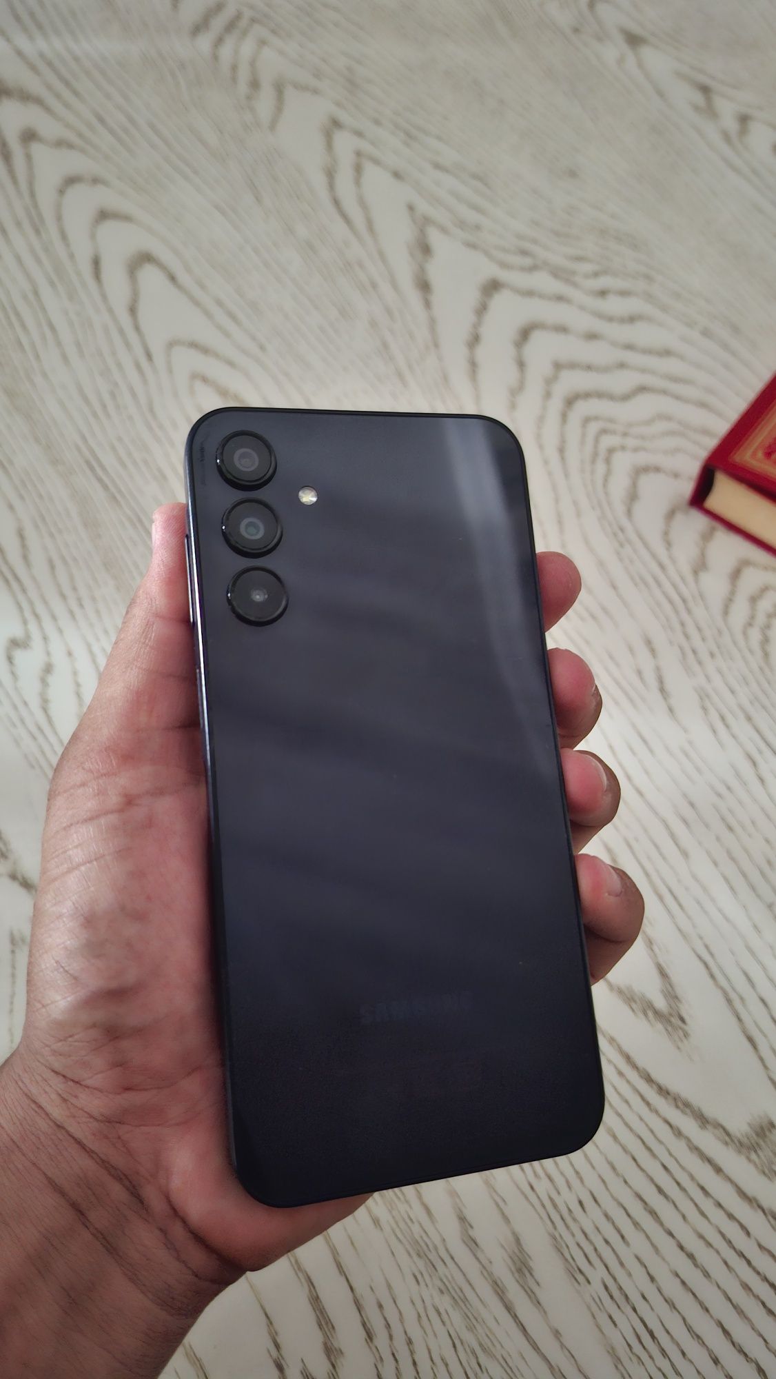 Samsung galaxy A15 srochno sotiladi