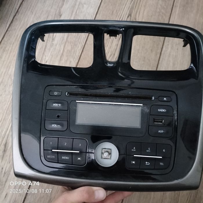 Продам автомагнитола для Renault Logan