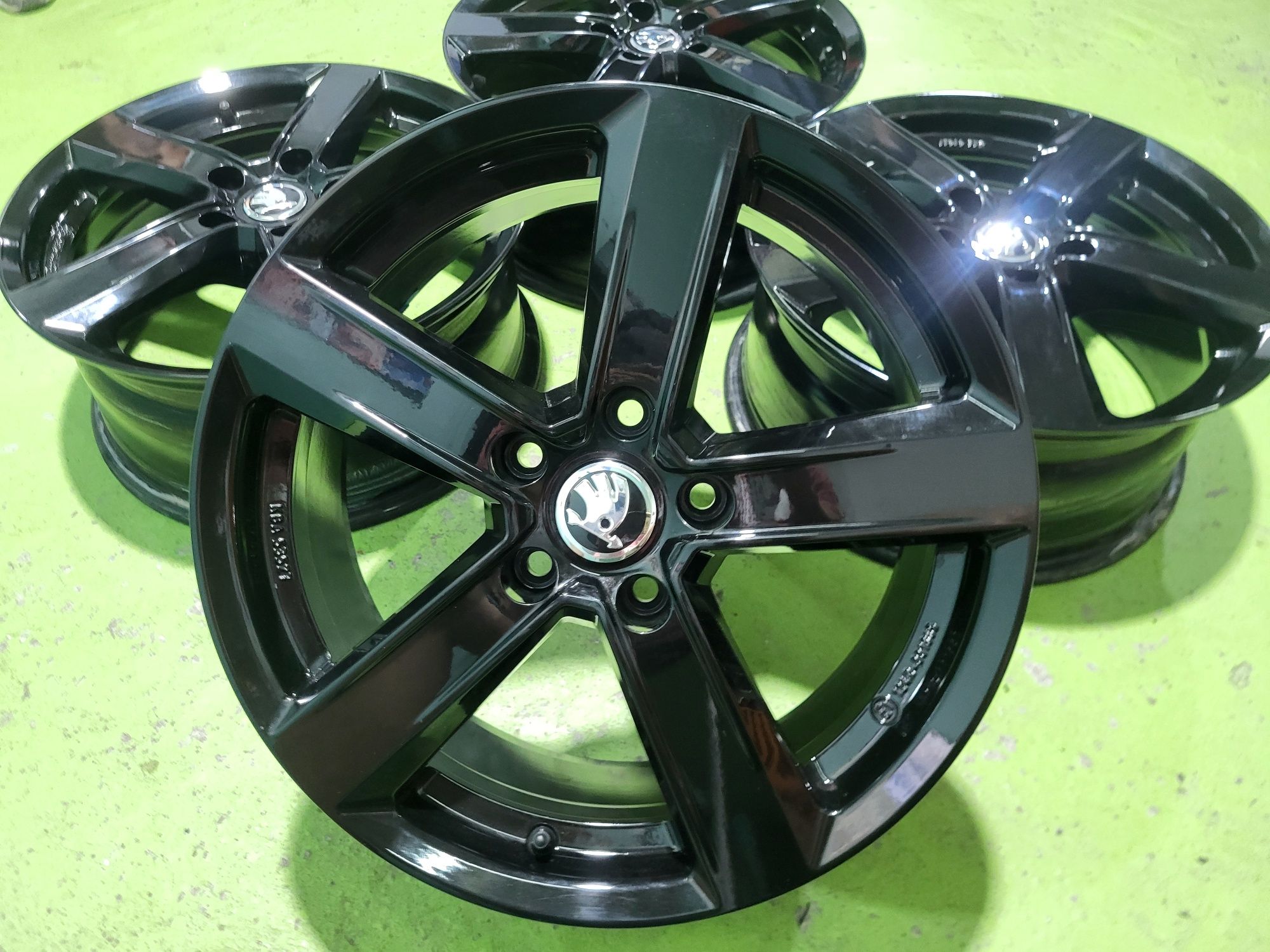 17 5x112 Skoda лети джанти 5х112 шкода