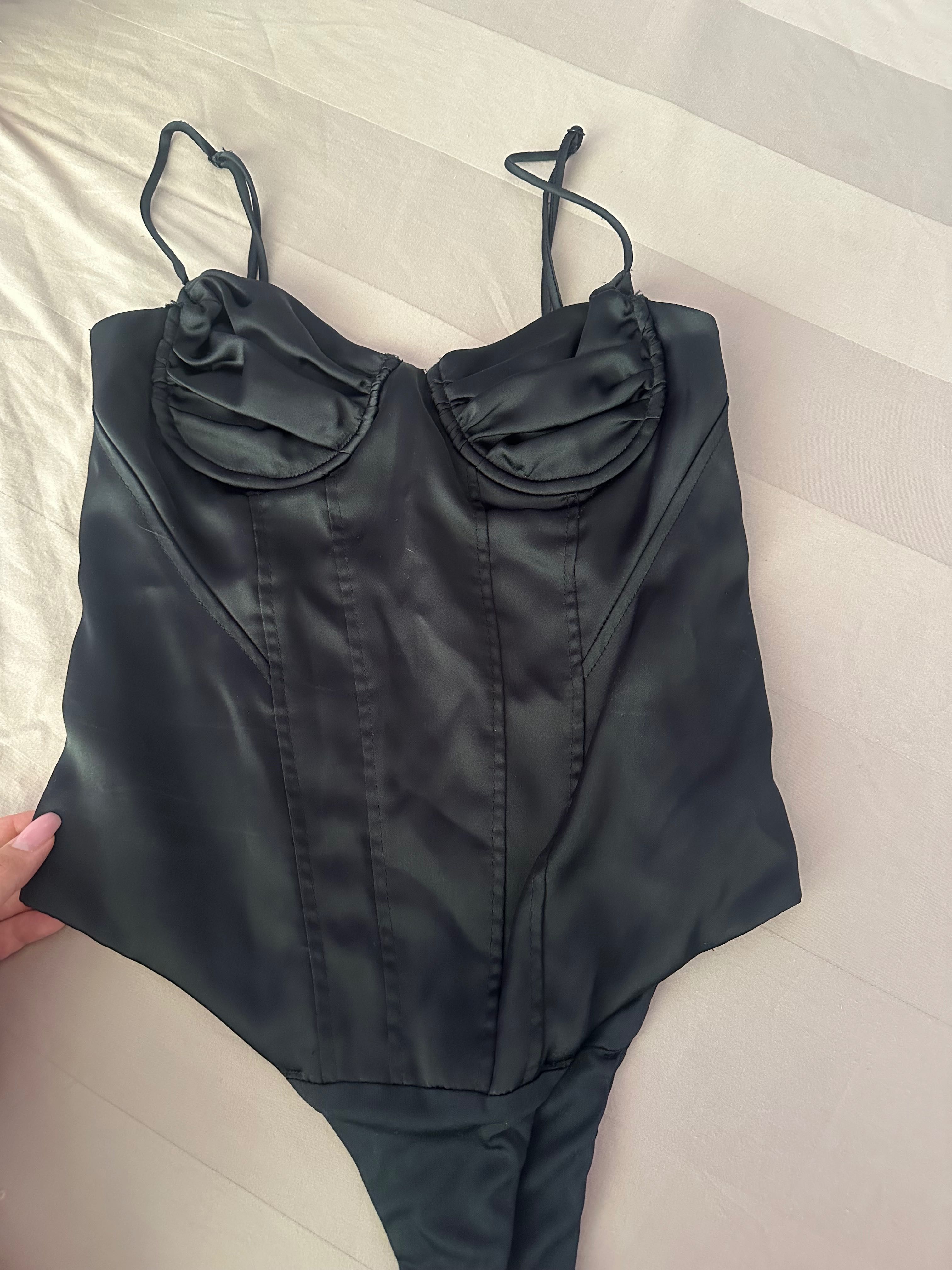 Черен сатенен топ ZARA
