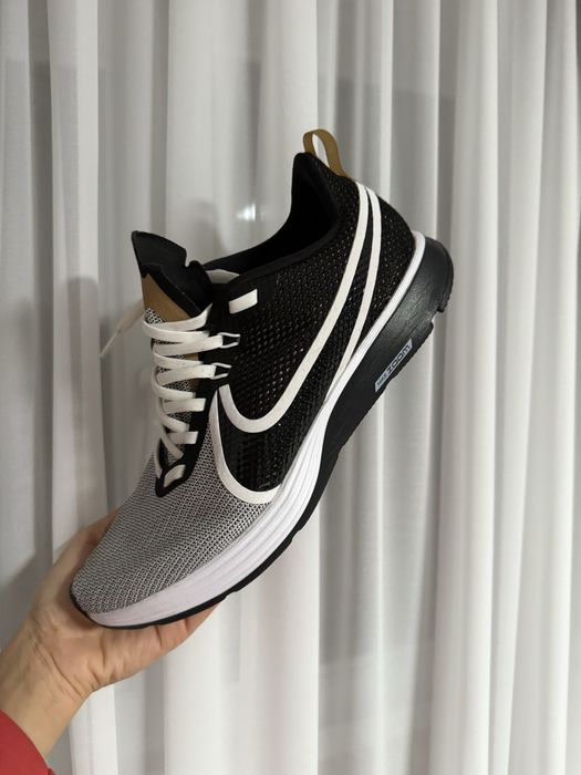 Adidasi Nike Zoom Strike 2 SE 43 - 27,5