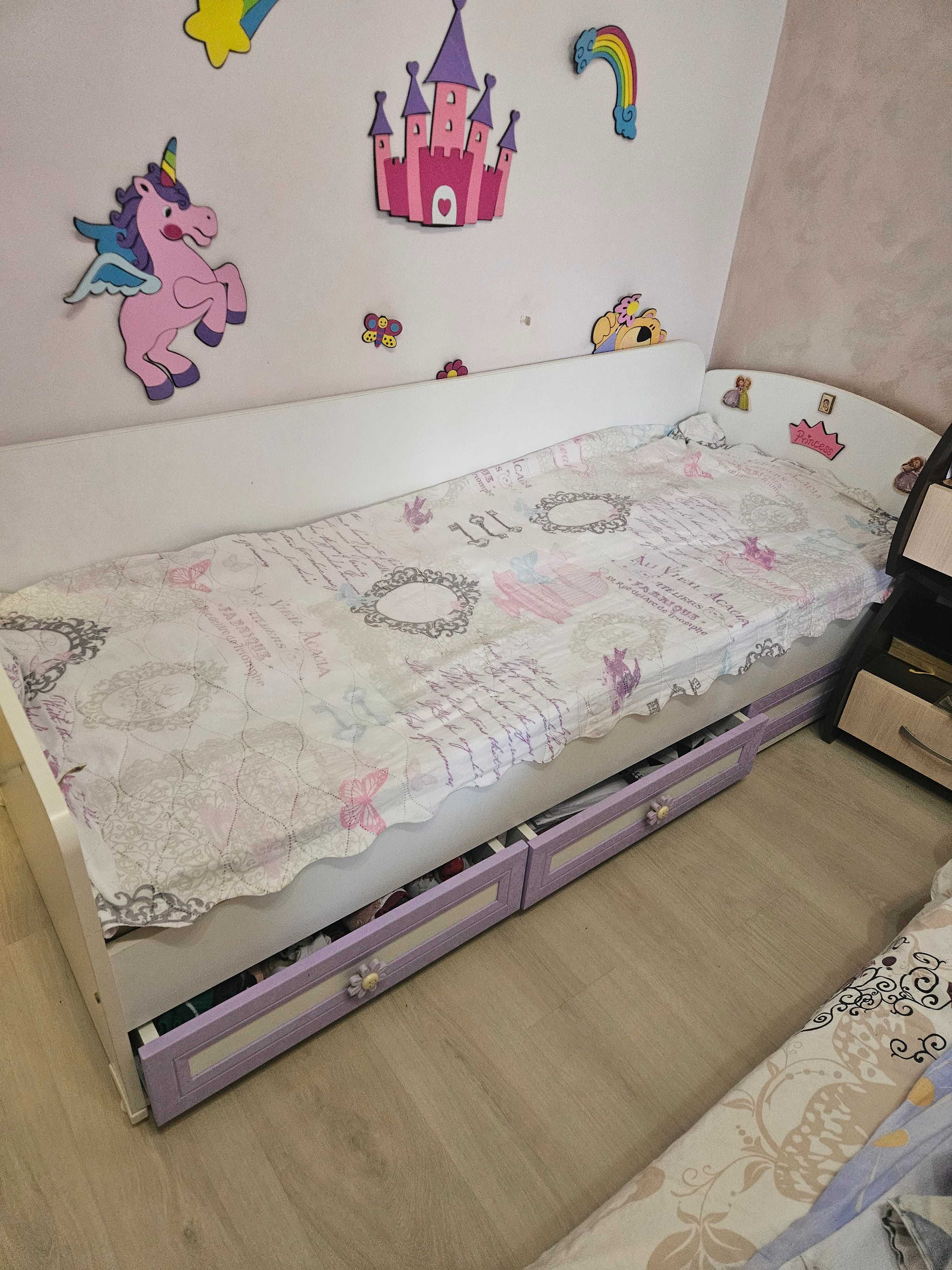Детско легло с матрак и ракла