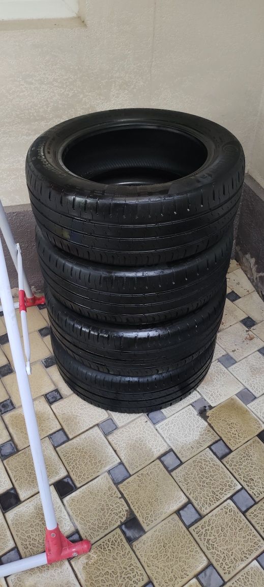 Продается комплект шин