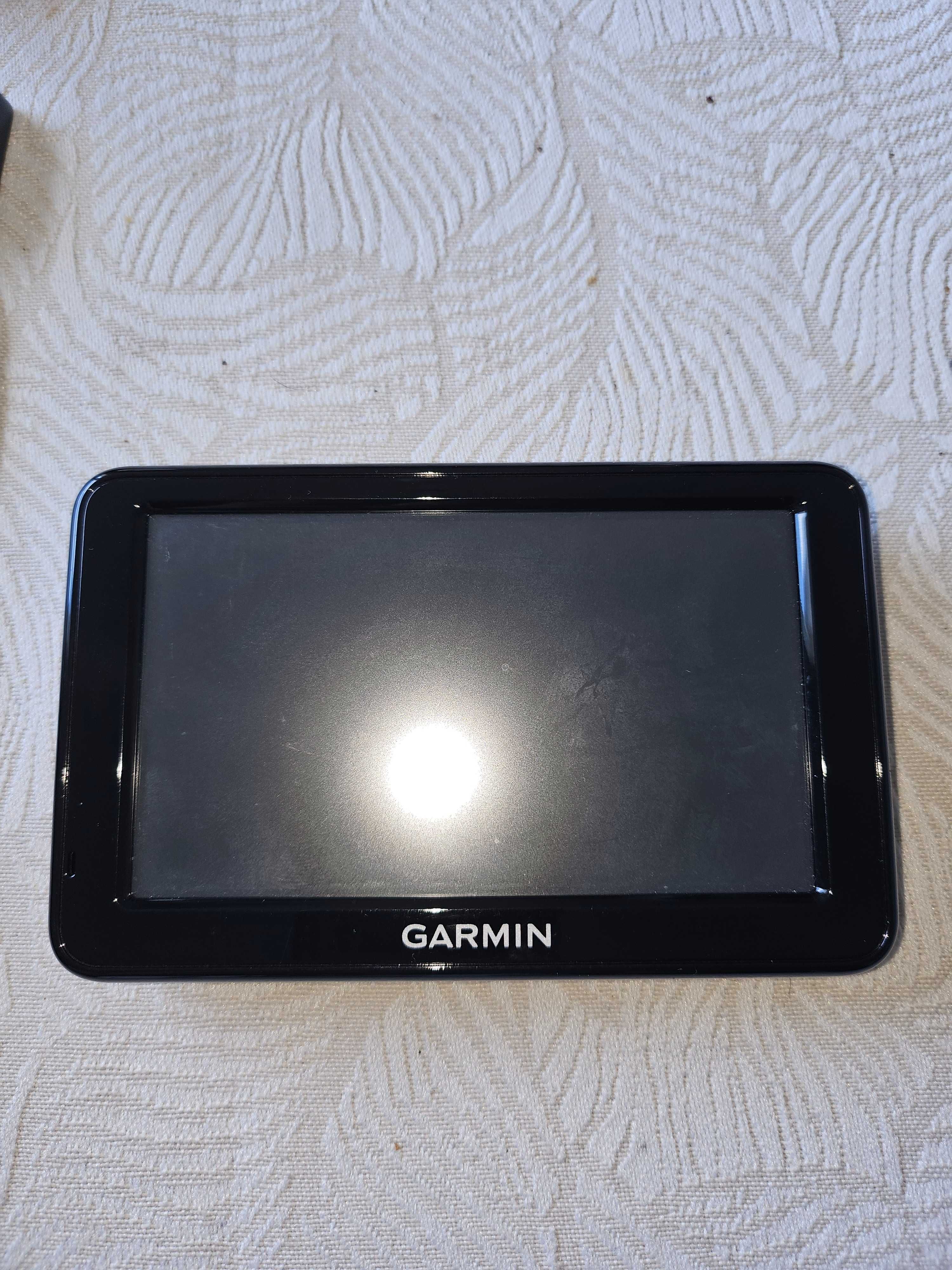 Продава Garmin navi 2455lm много запазена