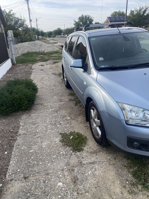 Ford focus 1,6 benzina ,climatronic ,pilot automat geamuri electrice ,