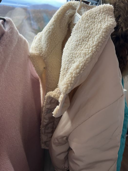 Дамско бежаво яке