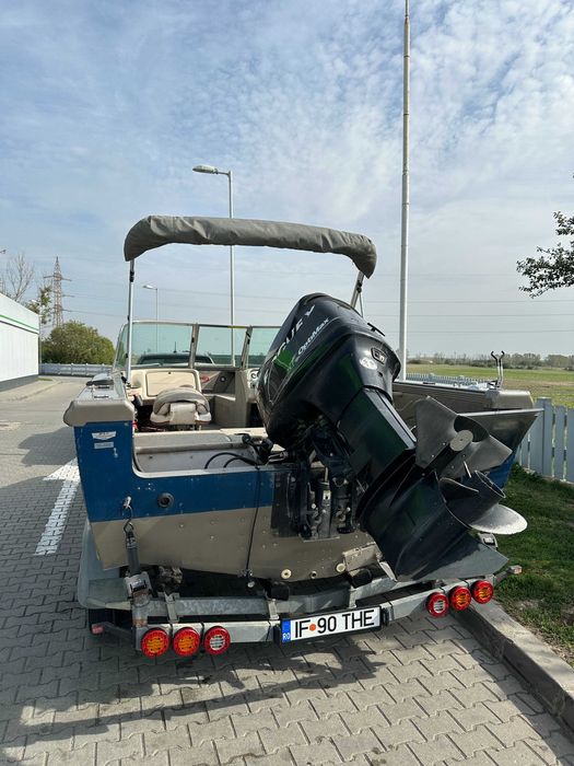 Ambarcatiune LUND 1750 TYEE aluminiu+motor Mercury 150CP+peridoc 2 axe