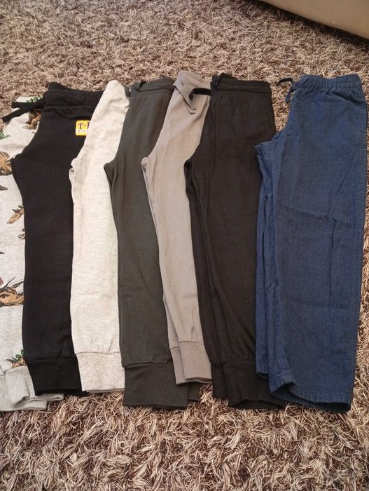 Lot pantaloni trening băieți mărimea 122