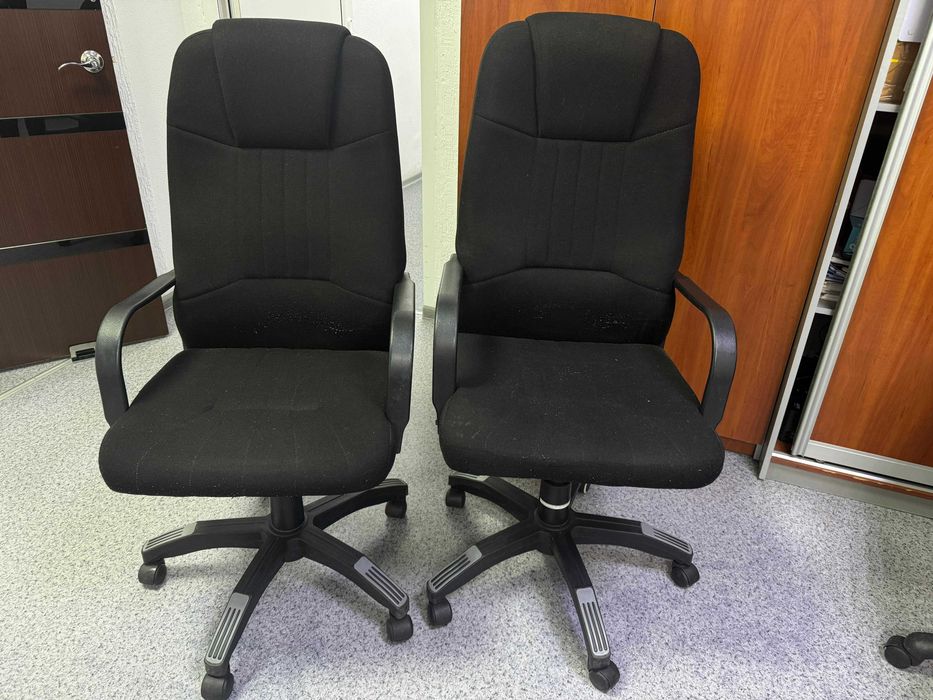 Продам офисные крсела