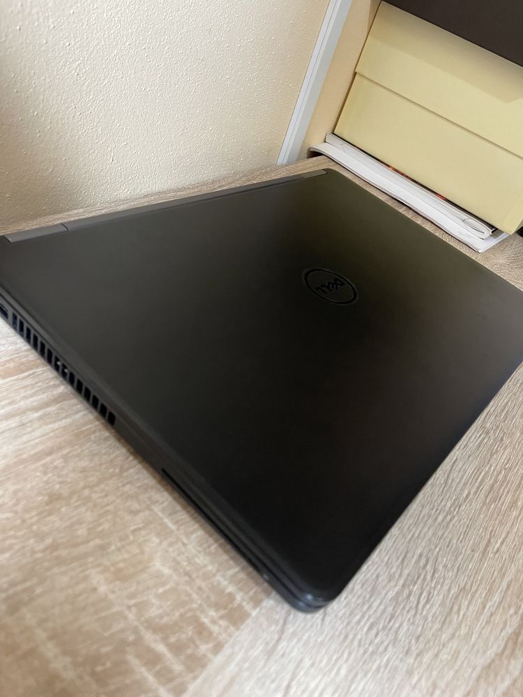 Laptop DELL Latitude E5470