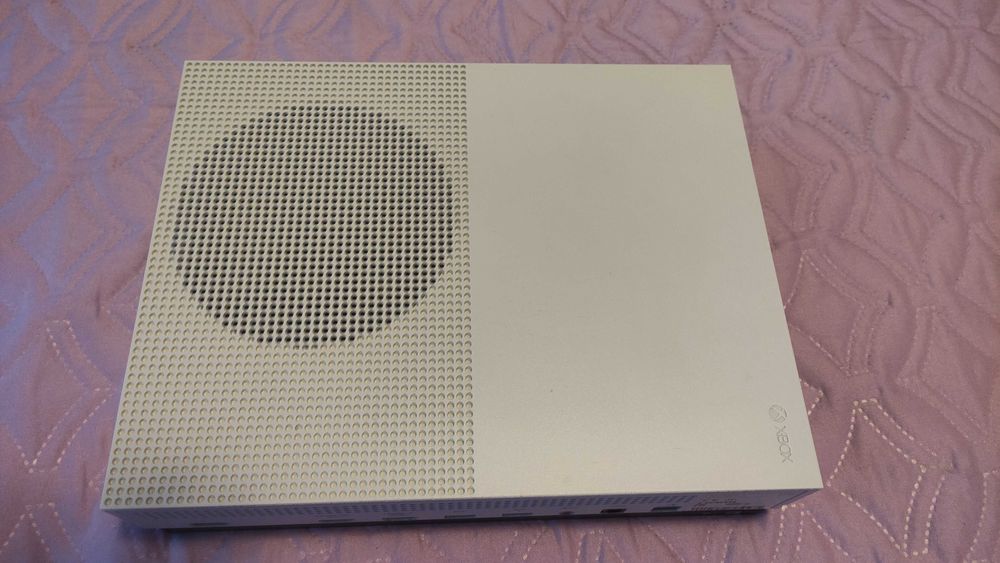 XBOX ONE S като нов