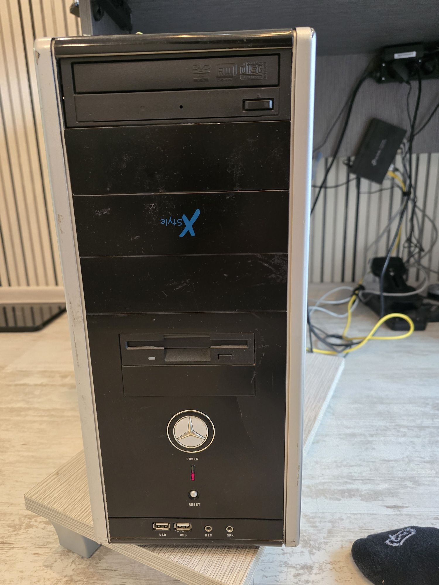 Настолен компютър AMD FX-8350, 2x RX560, 32GB RAM