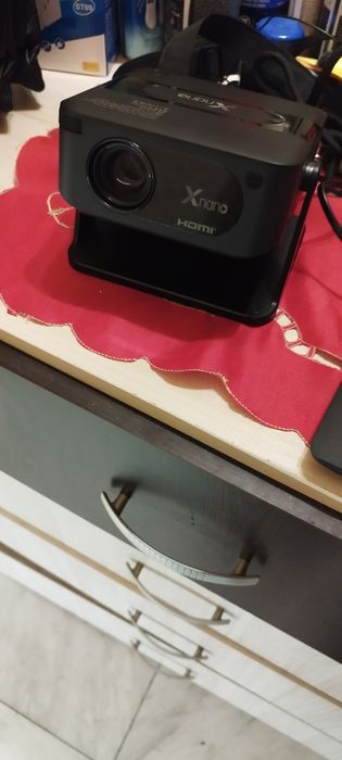 Продавам мултимедиен проектор XNANO