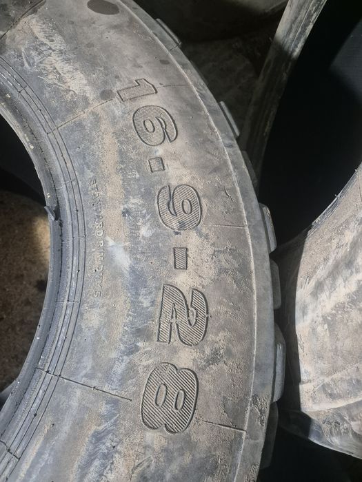 Шины   на экскаватор погрузчик 16.9-28