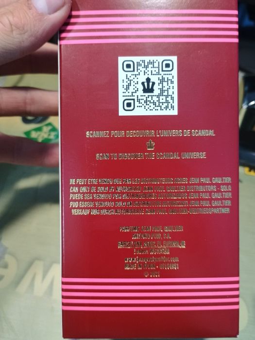 Vând parfum scandal