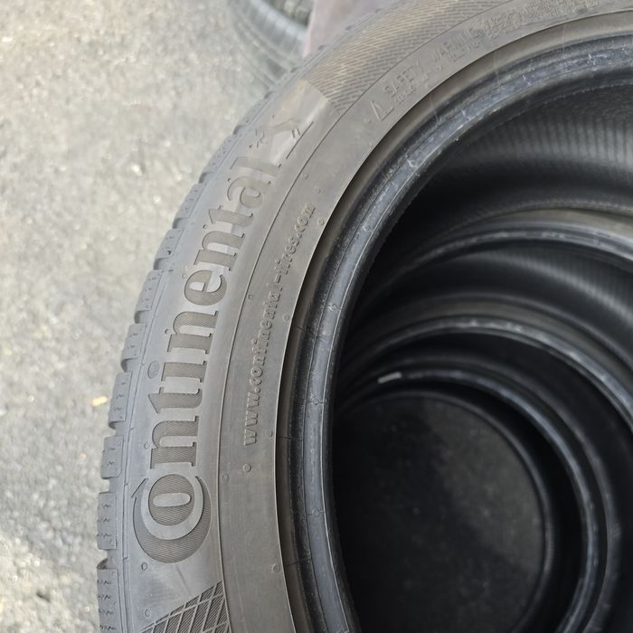 2x 235/50/19 M+S CONTINENTAL 2022 Stare excelentă