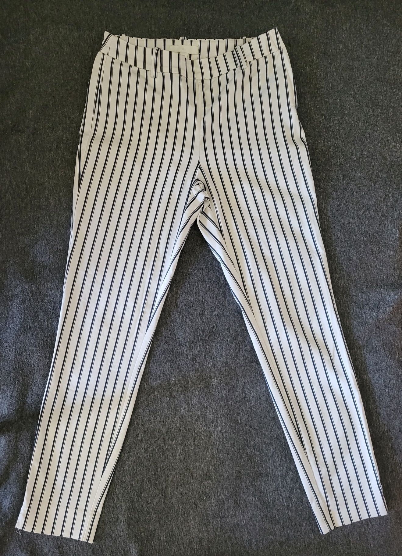 Pantaloni H&M marimea 34