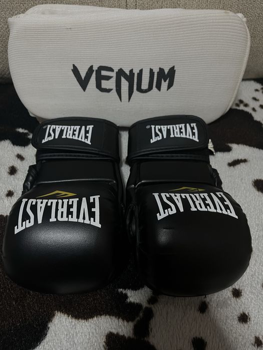 Продам перчатки для мма и футы в хорошем состояний