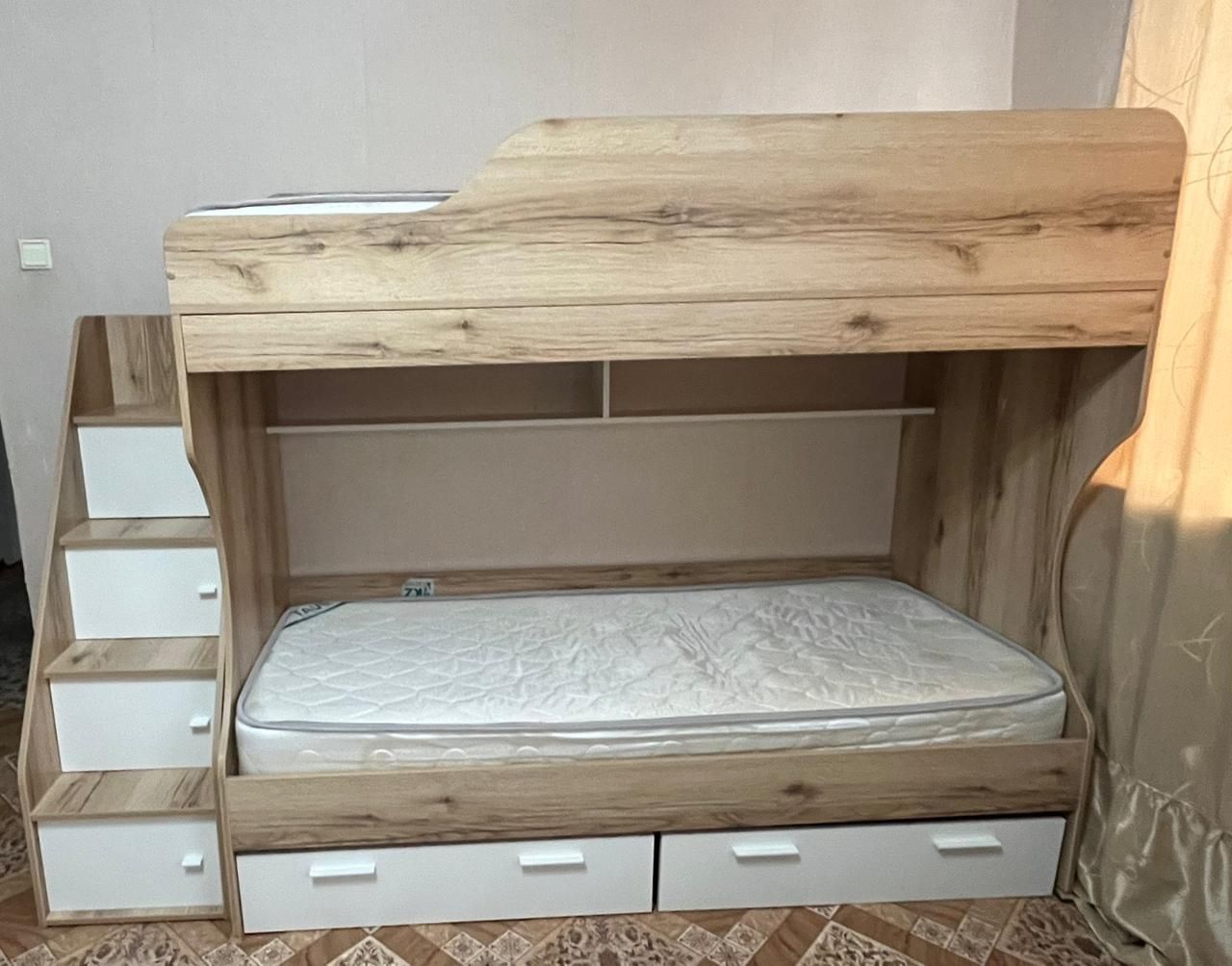 Продам двухъярусную кровать