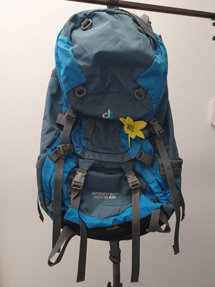 Туристическа раница Deuter Aircontact 40 + 10 SL, дамски модел