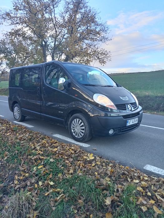 Vând Renault Trafic
