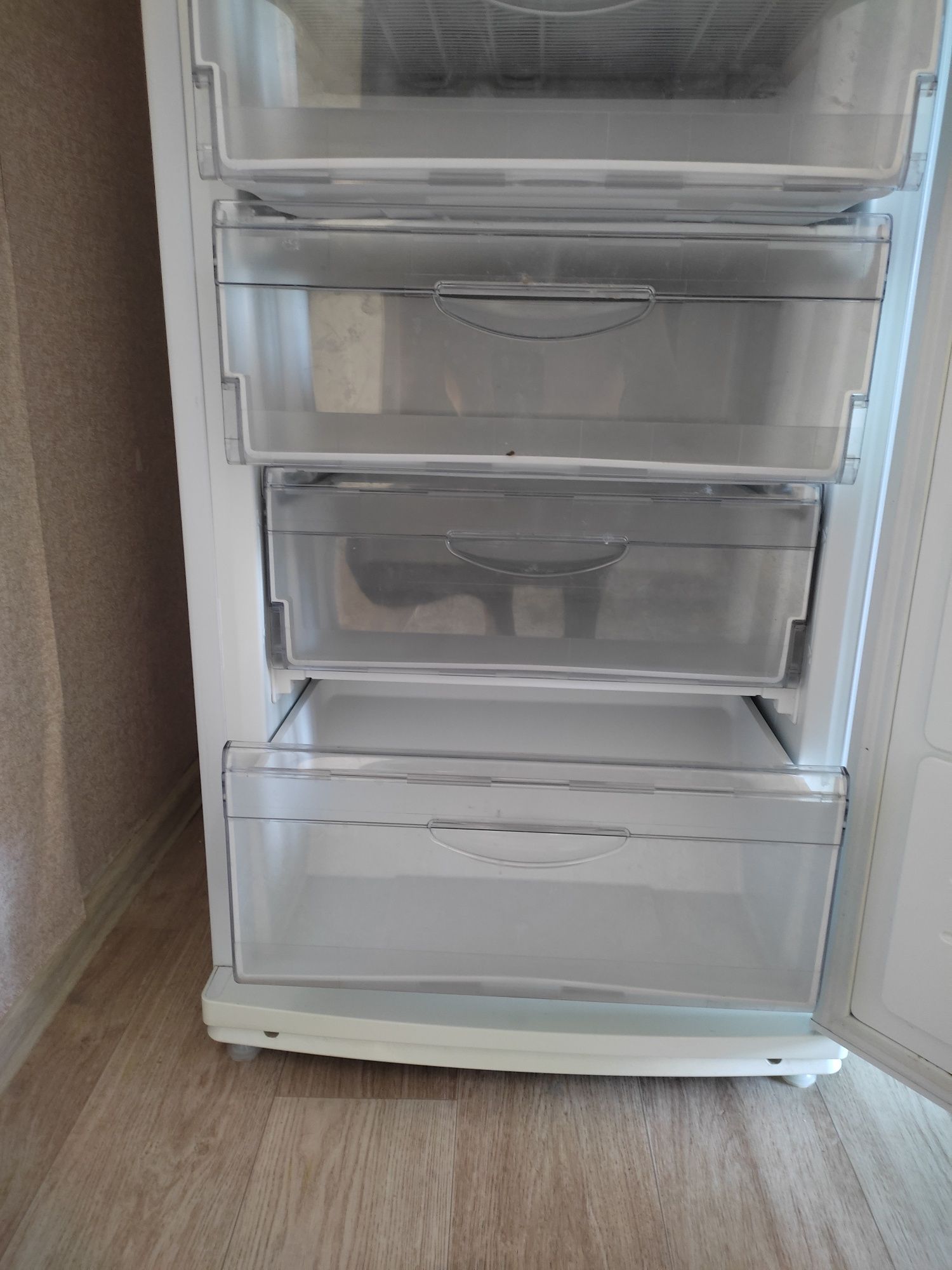 Продам морозильник ATLANT  T