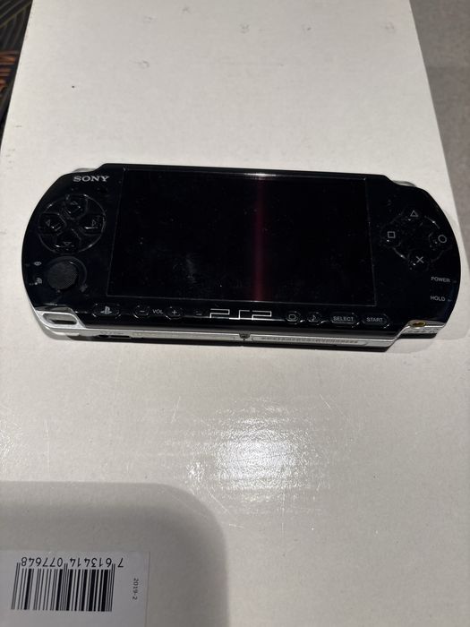 PS2 + PSP + 2 контролера за PS2 + 1 безжичен контролер за PS2 + 6 игри