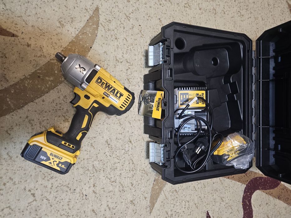 Pistol Impact Dewalt DCF899
