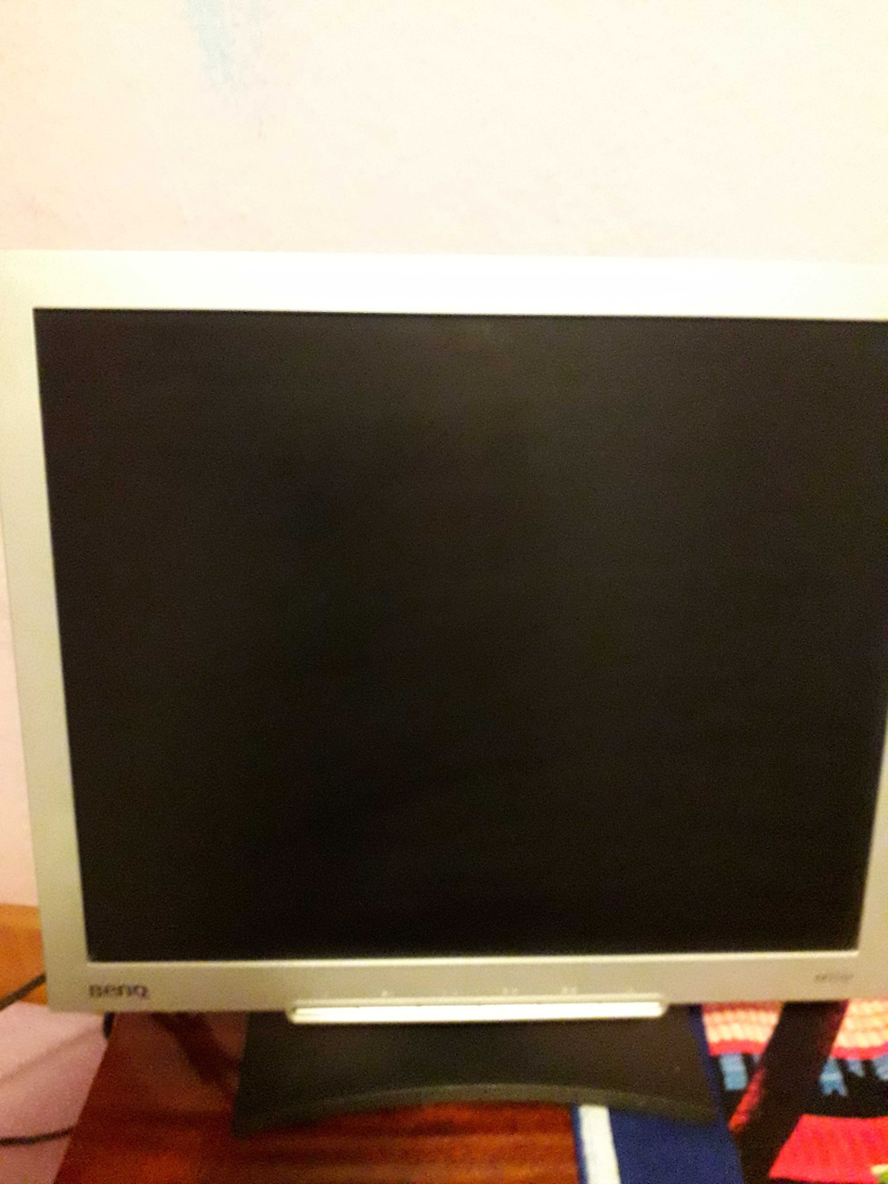 Vand monitor BQ.functioneaza foarte bine.pret 100 ron.