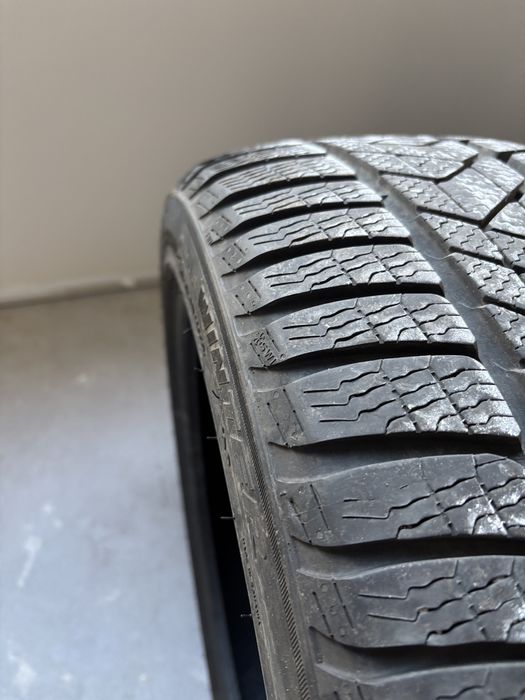 Зимни гуми 225/45/17 PIRELLI Sotozero 3 - 4 бр.