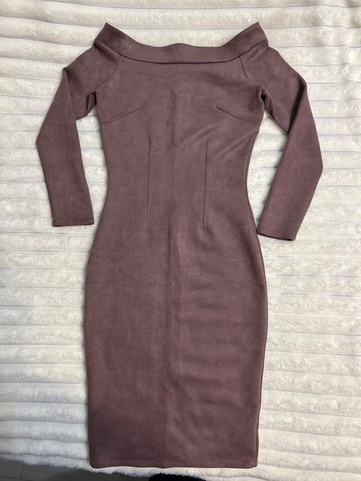 Женское платье обтягивающие