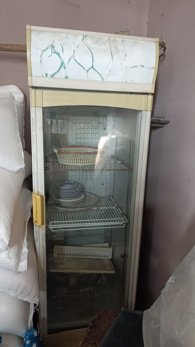 Витринный Холодильник