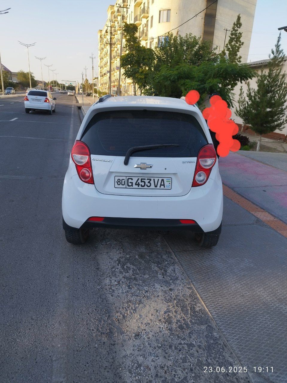 Moshina xolati yaxshi et betida petnosi bor qaratib olaslar