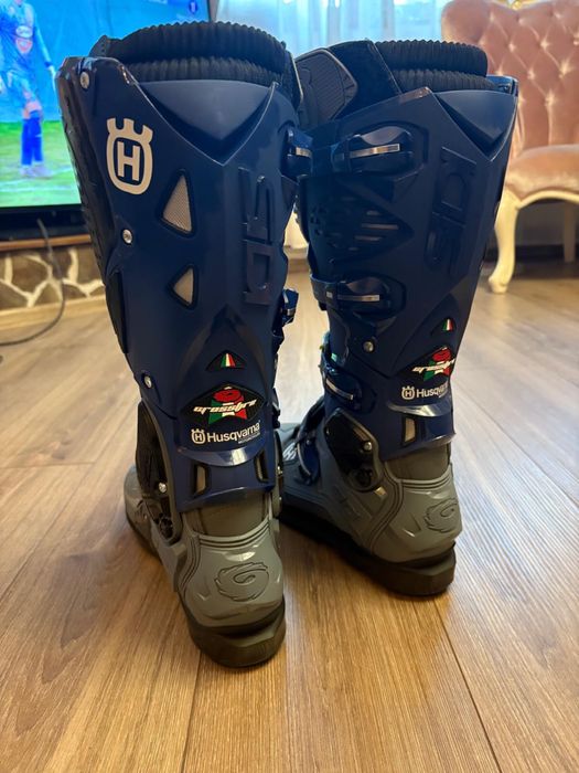 Cizme Enduro Moto Sidi Husqvarna Crosfire model 2024