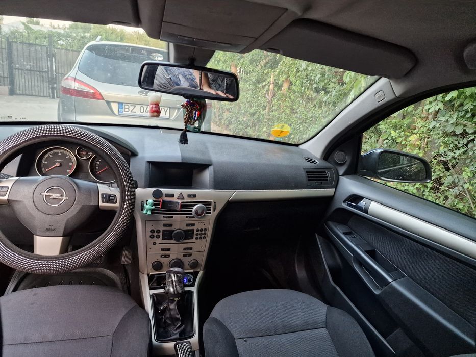 Vând Opel Astra H