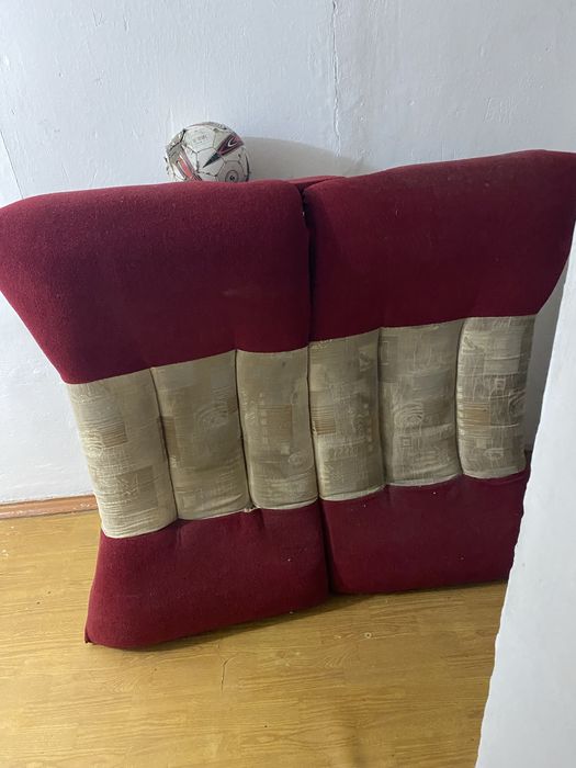 Отдам даром малый диван