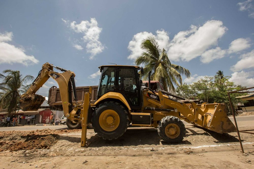 Экскаватор-погрузчик CAT [426] 1/0.24м³ В НАЛИЧИИ