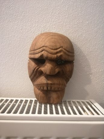 Mască halloween din lemn