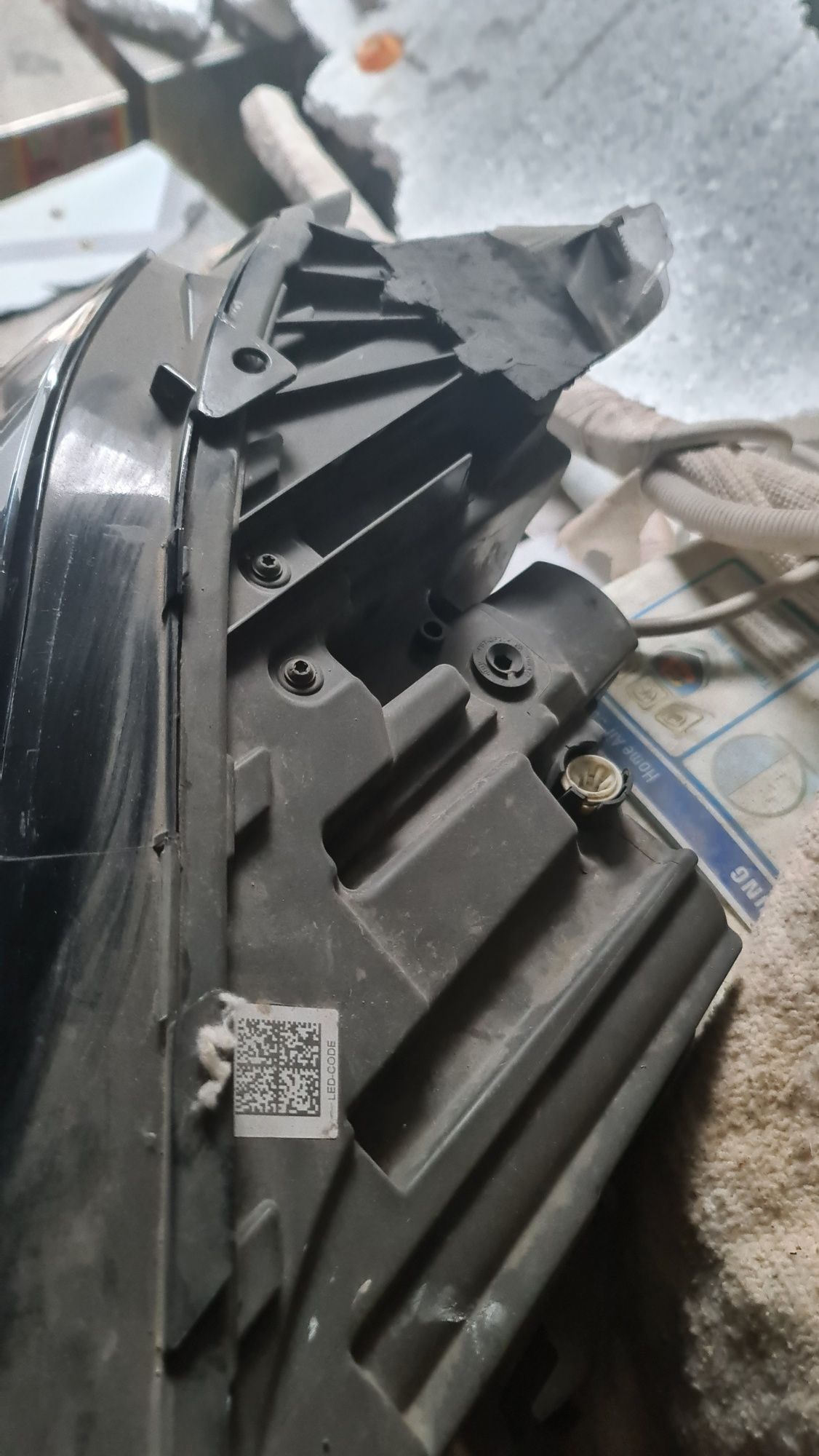 Продам фару правую w213