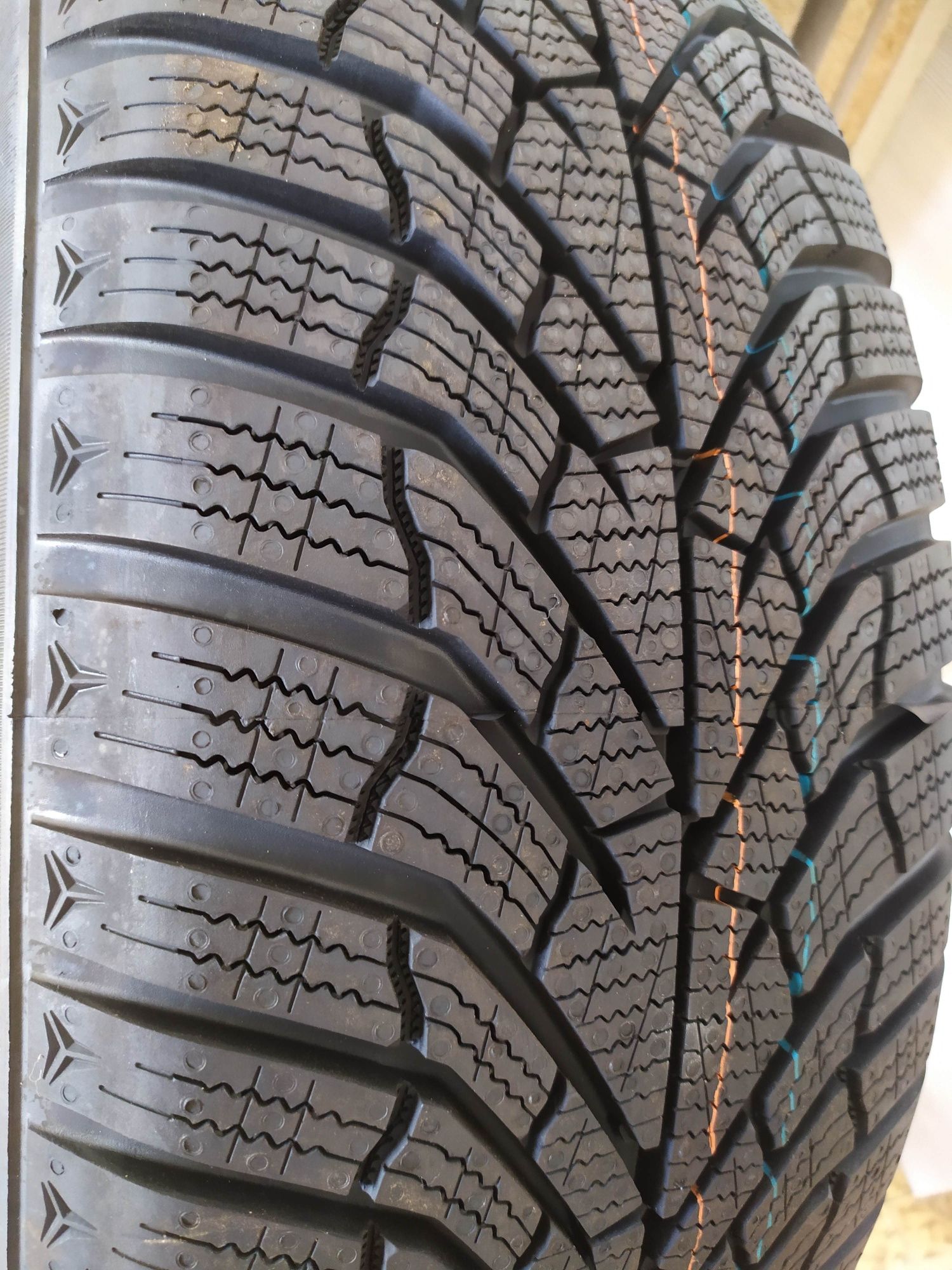 Продам автошины фирмы Kumho