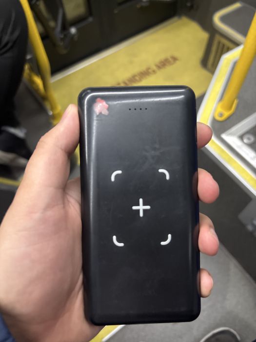Powerbank у которого есть функция зарядить безпровада