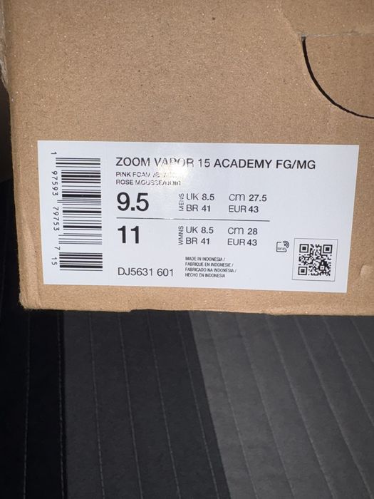 Ghete de fotbal mărimea 43