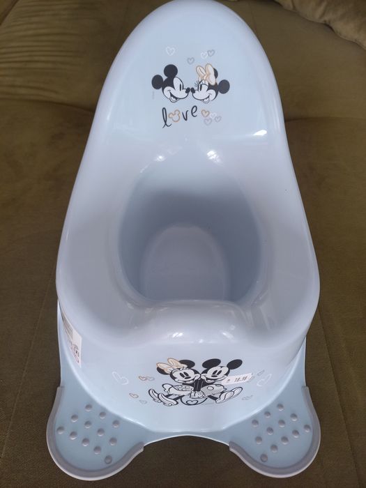 Столче за хранене на Lorelli с подаръци незползвании